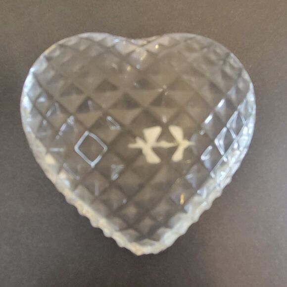 Handcrafted For Silvestri Glass Heart Shape Paperweight - Picture 1 of 8